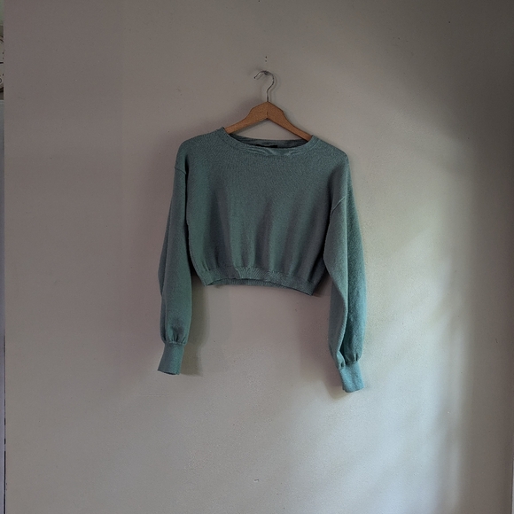 Forever 21 Tops - Forever 21 cropped sweatshirt